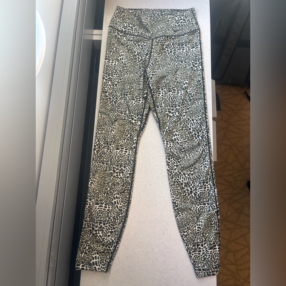 Nike Training One Sculpt Tight Cropped Leggings Leopard Sz Small